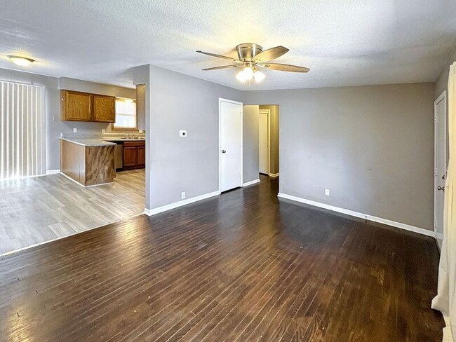 Foto del edificio - 7801 E 112th St