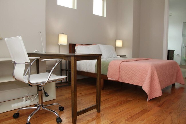 Foto del edificio - 2307 Camden Dr