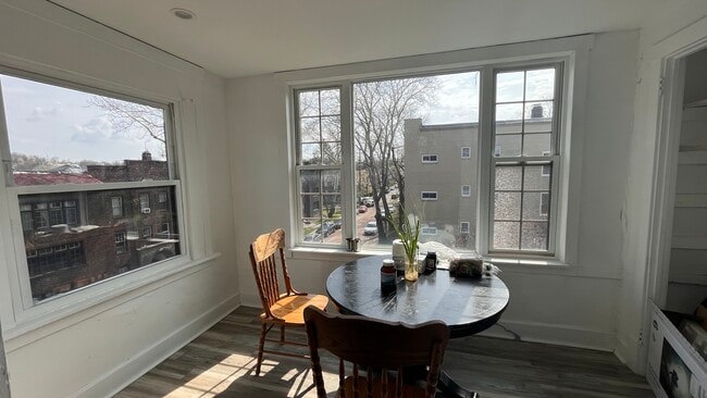 Building Photo - 5850 Alderson St