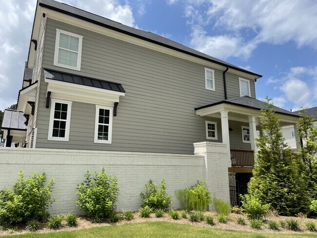 Building Photo - 8055 River Rapids Aly