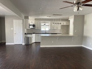 Building Photo - 3208 Yost Blvd