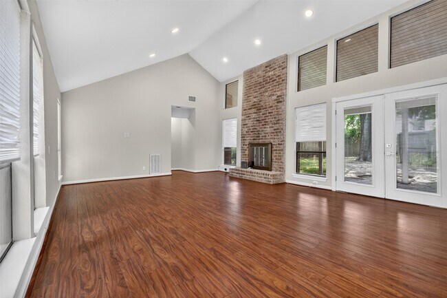 Foto del edificio - 14919 Heflin Ln