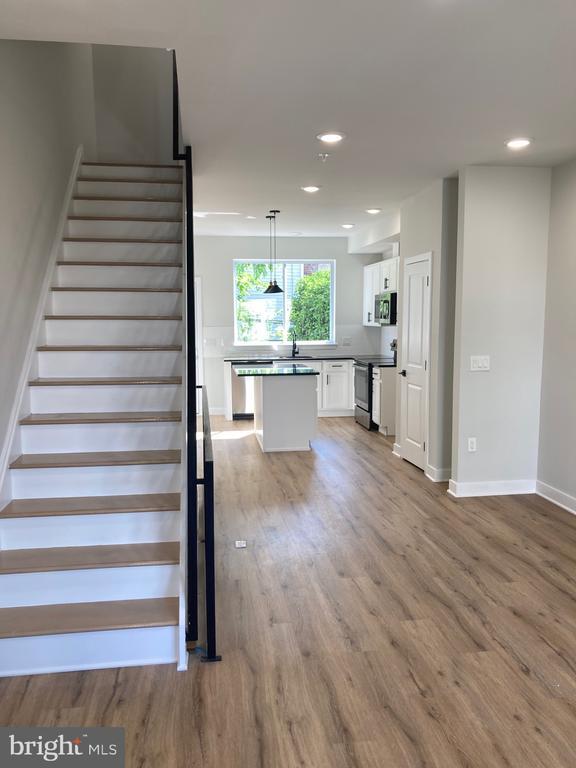 Building Photo - 2137 Bellmore St