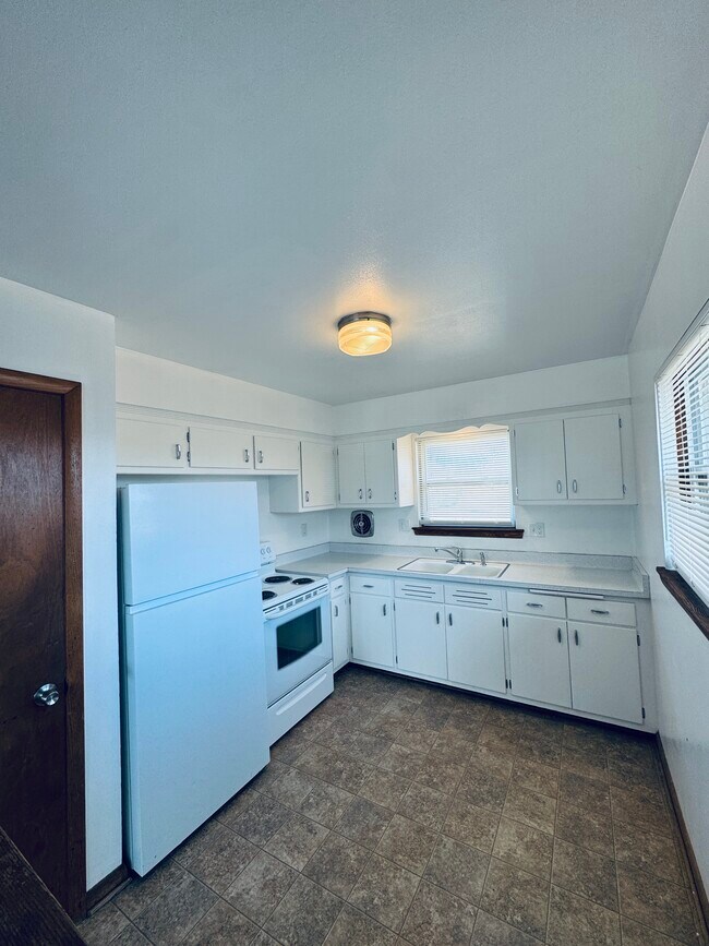Foto del edificio - 4586 S 14th St