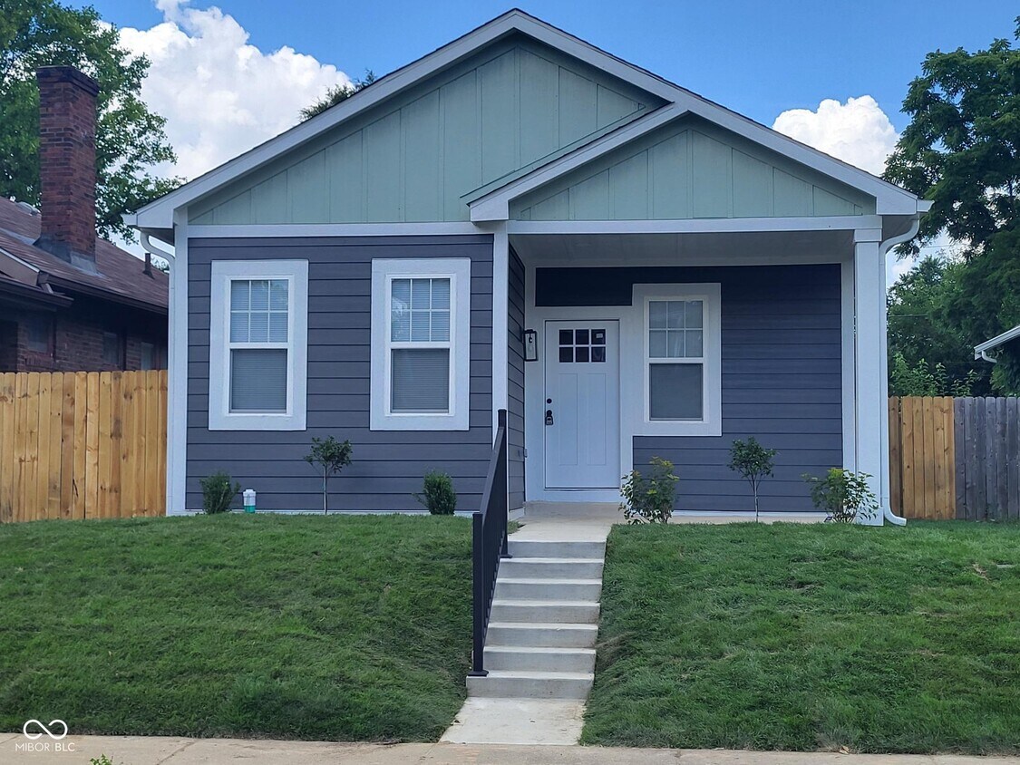 Primary Photo - 822 N Gray St