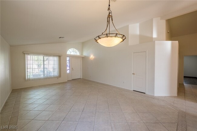 Building Photo - 682 Ladywood Ln