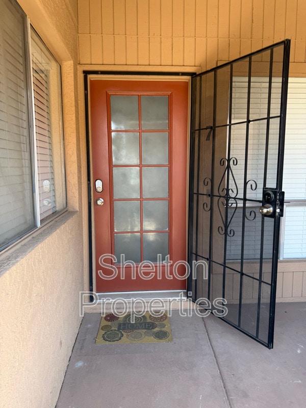 Building Photo - 501 W Tonopah Dr