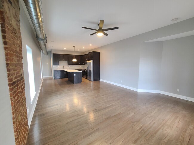 Building Photo - 533 Troost Ave