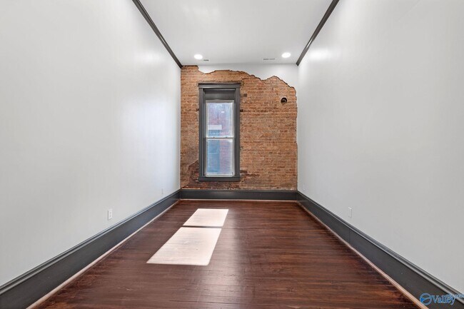 Foto del edificio - 719 Bank St NW