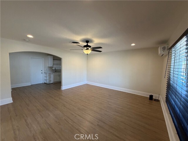Building Photo - 9384 Fontana Ave