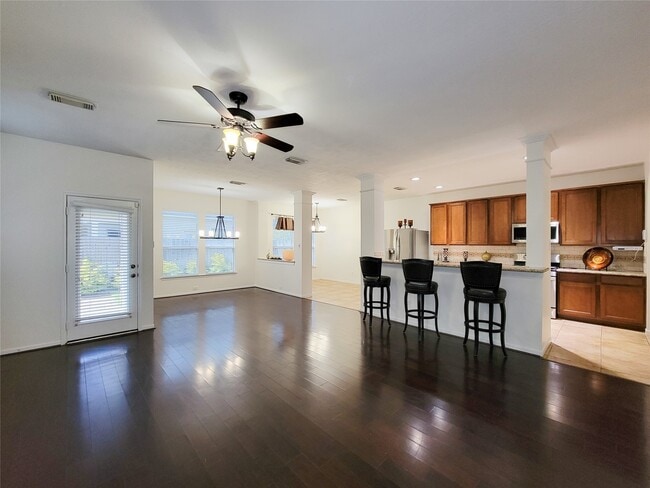 Building Photo - 5311 Timber Ct Hollow