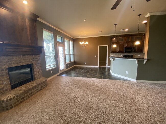 Photo - 3817 Kings Canyon Rd House