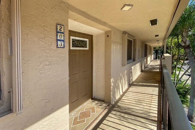 Foto del edificio - 2965 NE 8th Terrace