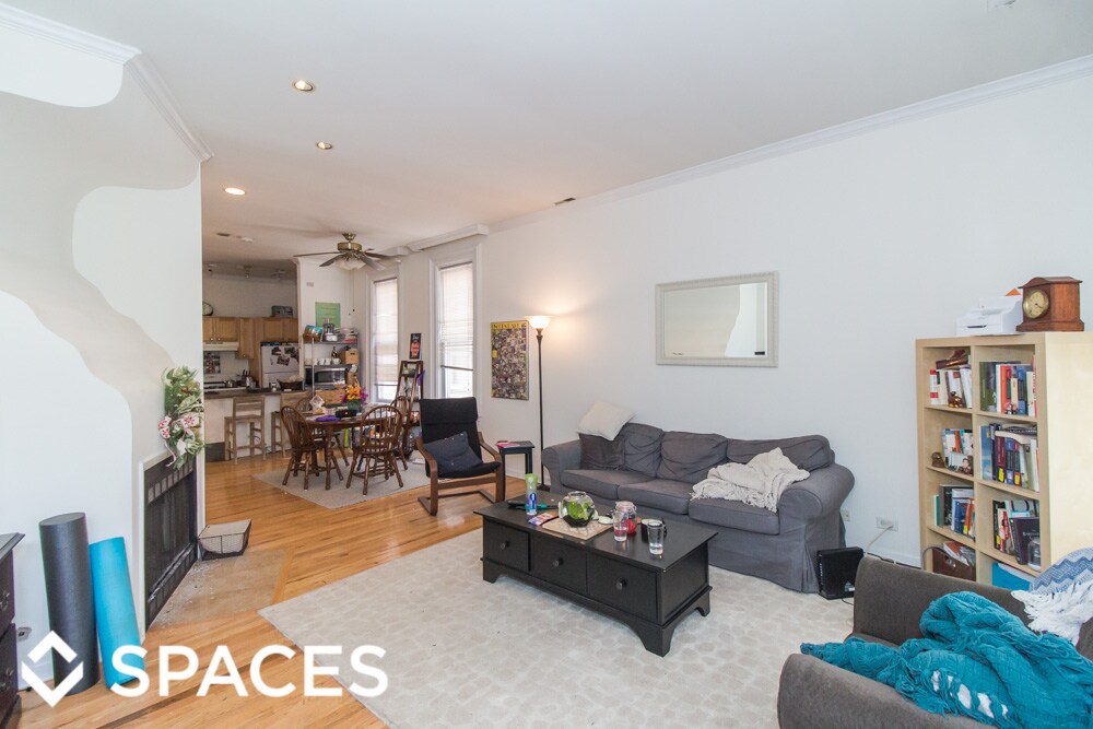 Foto principal - 825 W George St