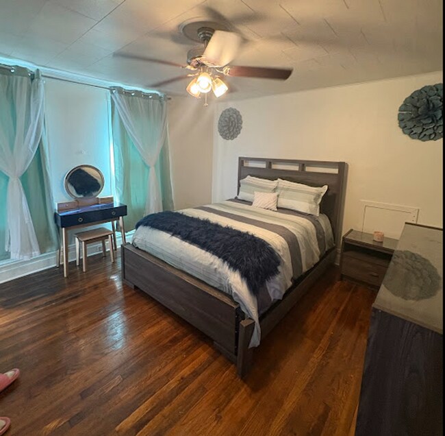 Foto del edificio - 2201 Beaver-Rooms