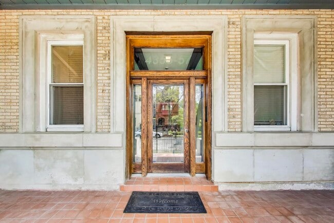 Building Photo - 4357 S Greenwood Ave