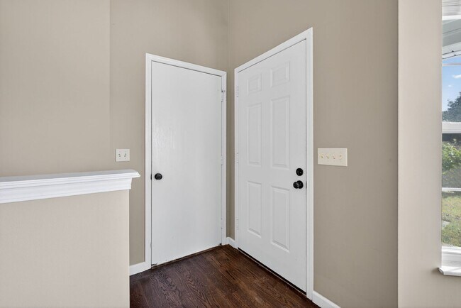 Foto del edificio - Move-In Ready Gem on a Corner Lot in O’Fal...