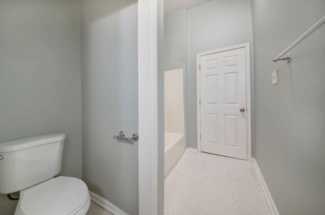 Building Photo - 602 W 36th St