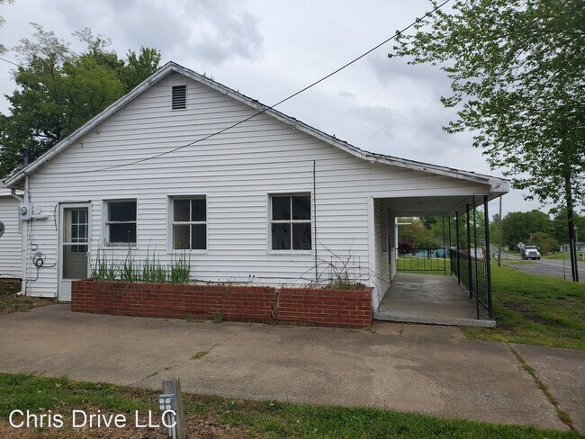 Building Photo - 3 br, 1 bath House - 7600 US HWY 62