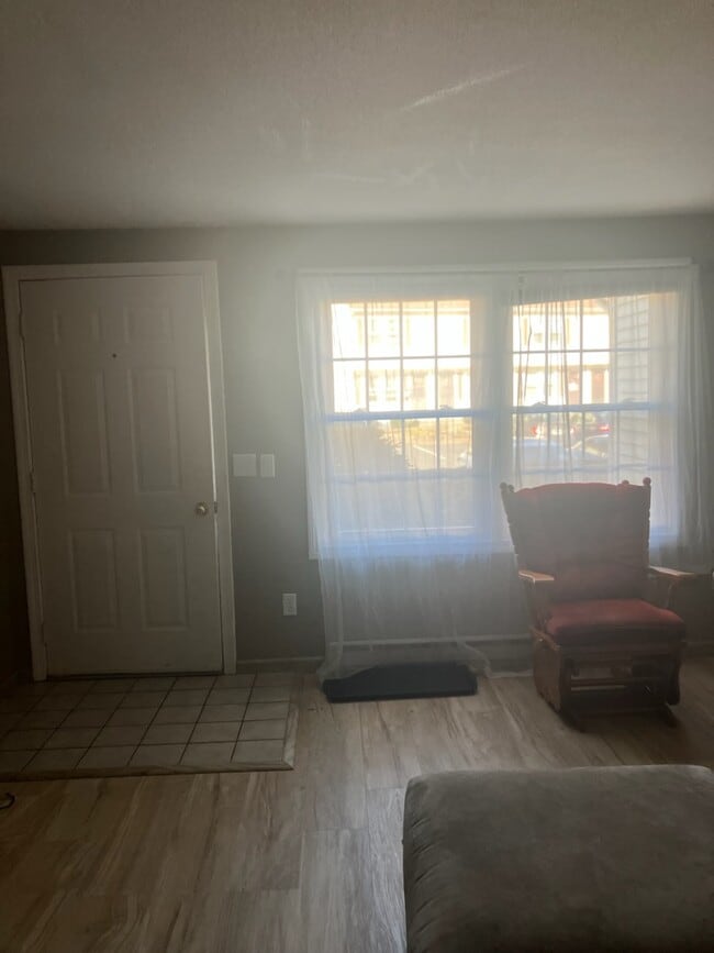 Entryway - 814 Court St
