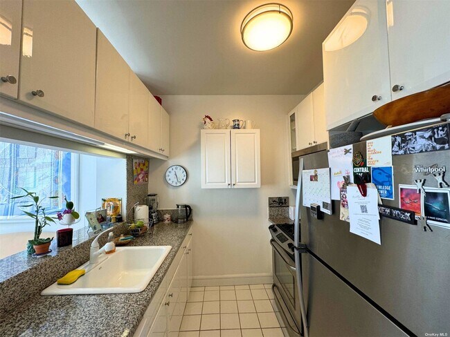 Foto del edificio - 200 Riverside Blvd