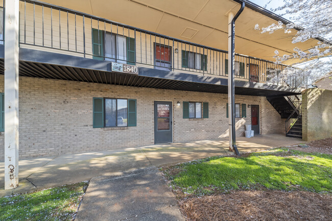 Building Photo - Mallard Creek Apartments