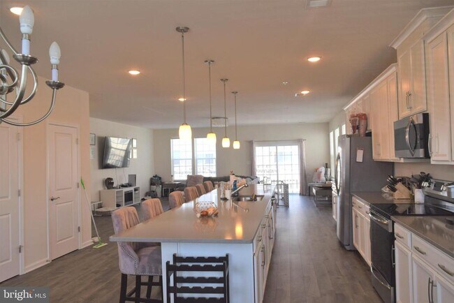 Foto del edificio - 6947 Stoddert Ln