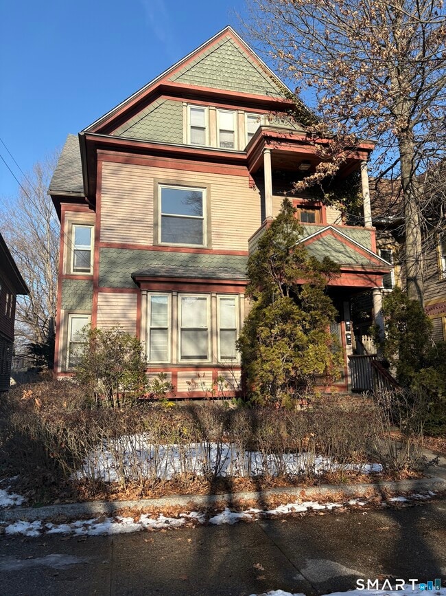 Building Photo - 787 Elm St