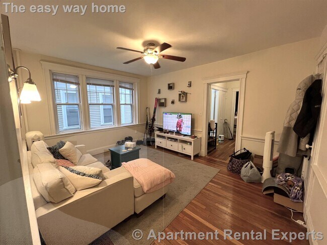 Building Photo - 13 Ellery St