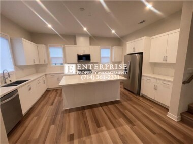 Foto del edificio - Move Right In! Your Dream Home in Anaheim'...