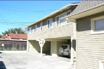 Building Photo - Fourplex