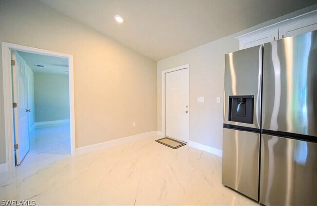 Foto del edificio - 721 Knox Ave S