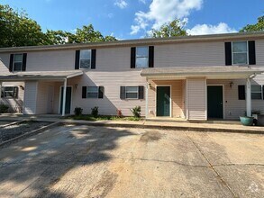 Building Photo - 1366 E Sequoyah Ct
