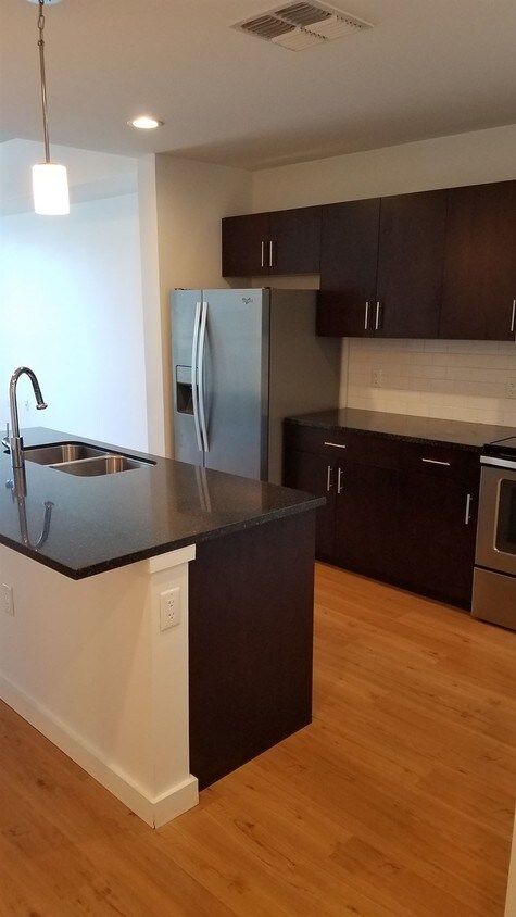 Foto principal - 210 Lake Ave