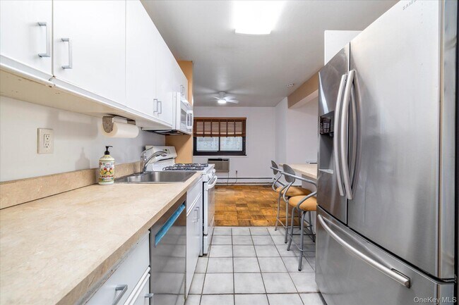 Foto del edificio - 420 Shore Rd