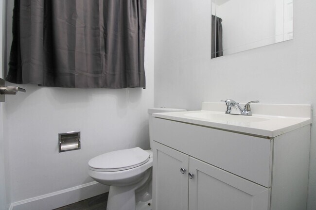 Building Photo - Keizer Home, Washer/Dryer Included, Large ...