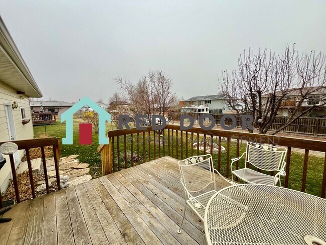 Building Photo - 413 32nd Ave NE