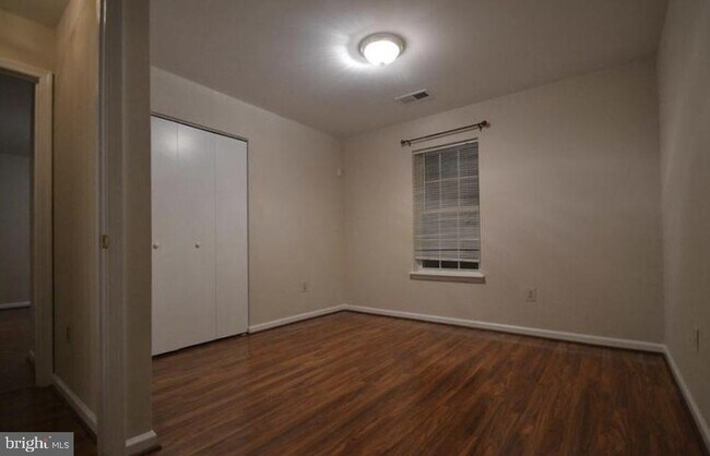 Building Photo - 38 White Pine Cir