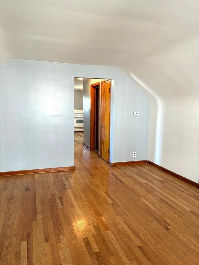 Building Photo - 2312 Division St