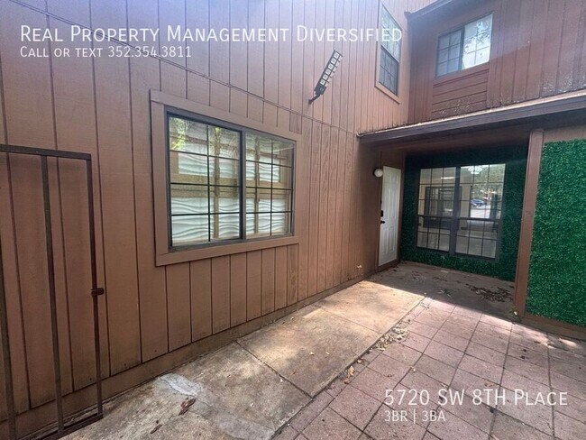 Building Photo - 5720 SW 8th Pl
