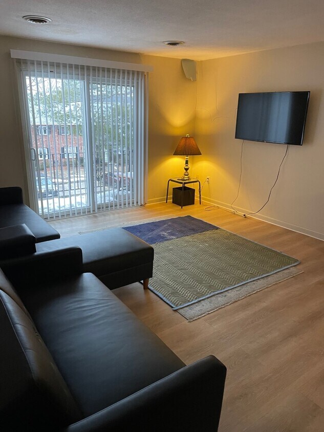 6 Constitution Way Unit E, Methuen, MA 01844 Condo for Rent in