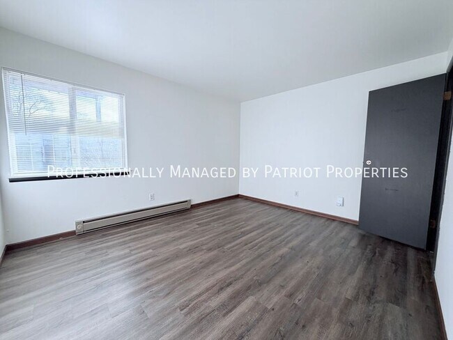 Building Photo - 1201 Emerald Terrace