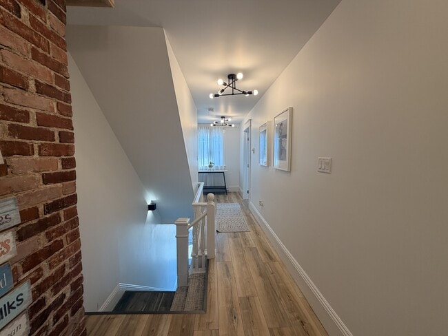 Photo du bâtiment - 17-17 Rue Sackville
