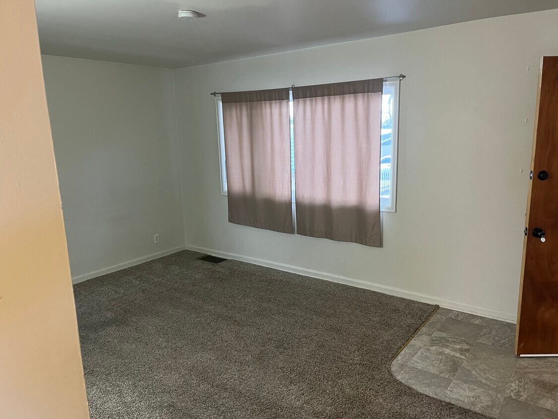 1842 S Boxelder St Unit 4, Casper, WY 82604 Apartments in Casper, WY