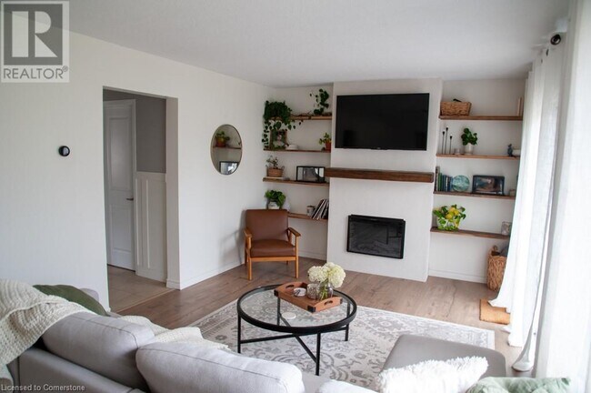 Building Photo - 465 Kingscourt Dr