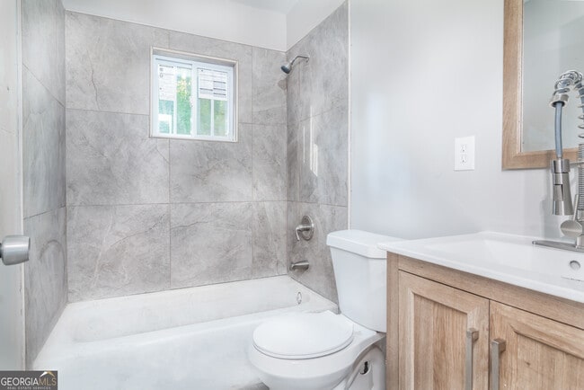 Building Photo - 511 Gresham Park Dr