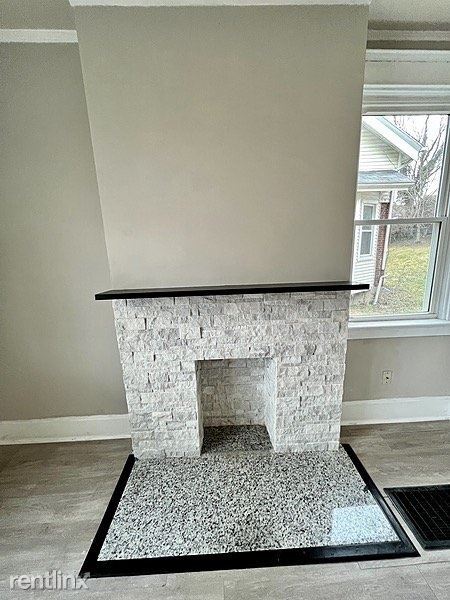 Foto del edificio - 2 br, 1 bath House - 4232 Colerain Avenue