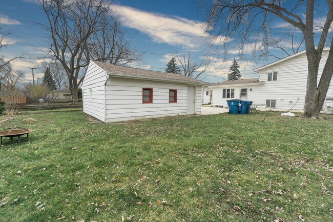 Building Photo - 511 S Harvard Ave