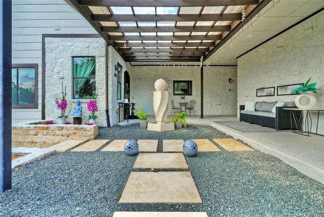 Building Photo - 5513 Great Divide Dr