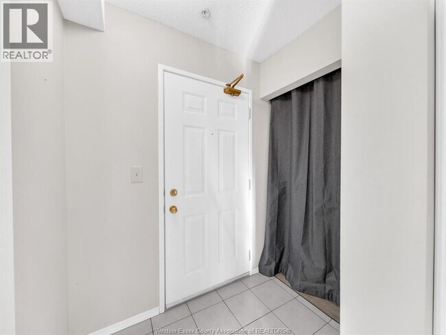 Photo du bâtiment - 40 Adams Ln